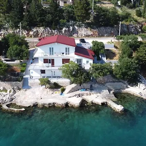 Mila Apartman