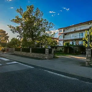 Appartamento Diana And, Starigrad Paklenica